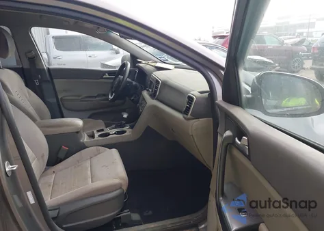 2018 Kia Sportage Lx z USA, uszkodzony, nr VIN KNDPM3AC7J7481886